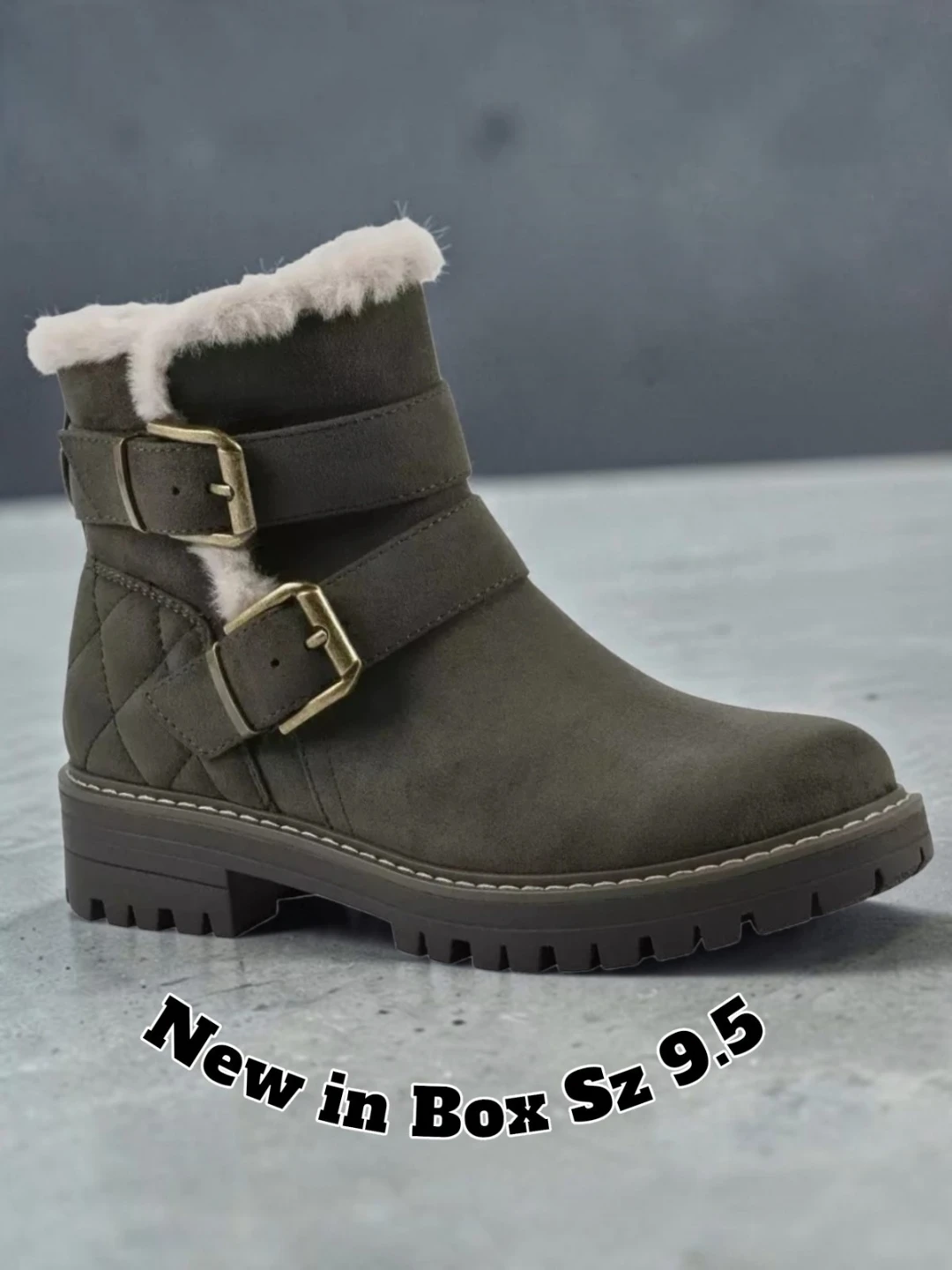 NIB Olive Green Faux Shearling Lined Ankle Bootie W Zipper