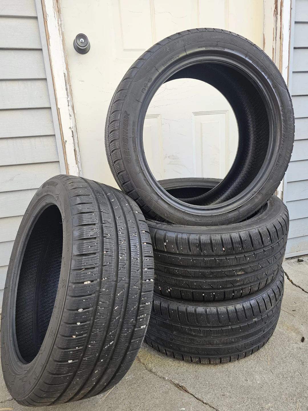 225/45R17 winter Tire