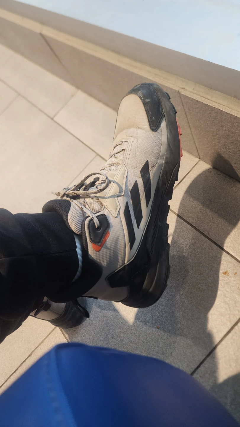 Adidas hiking shoes - photo 2