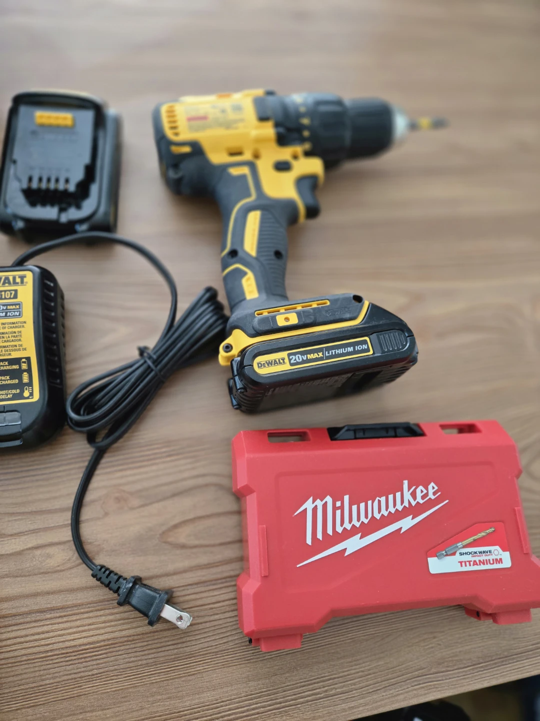 DeWalt 20V Max Cordless Drill Driver Kit - PICKUP only - photo 2