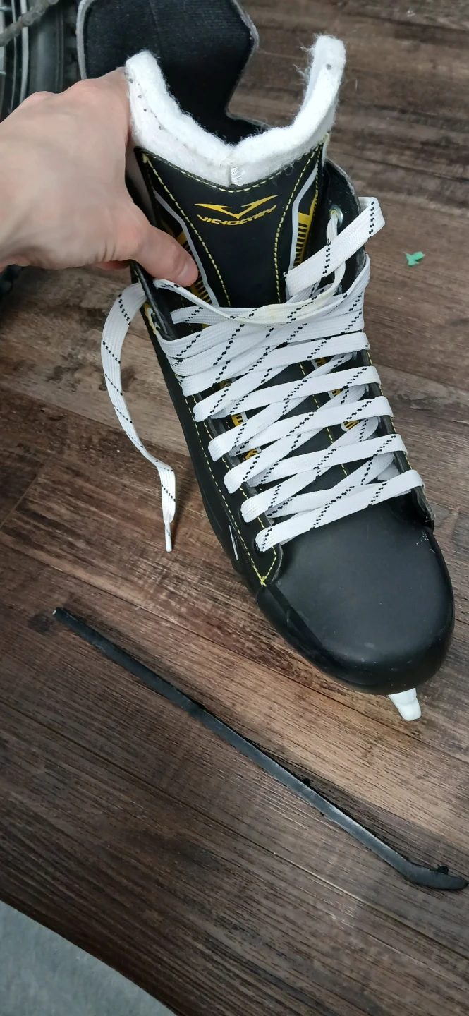 Vic Hockey Skates - Size 12 - photo 3