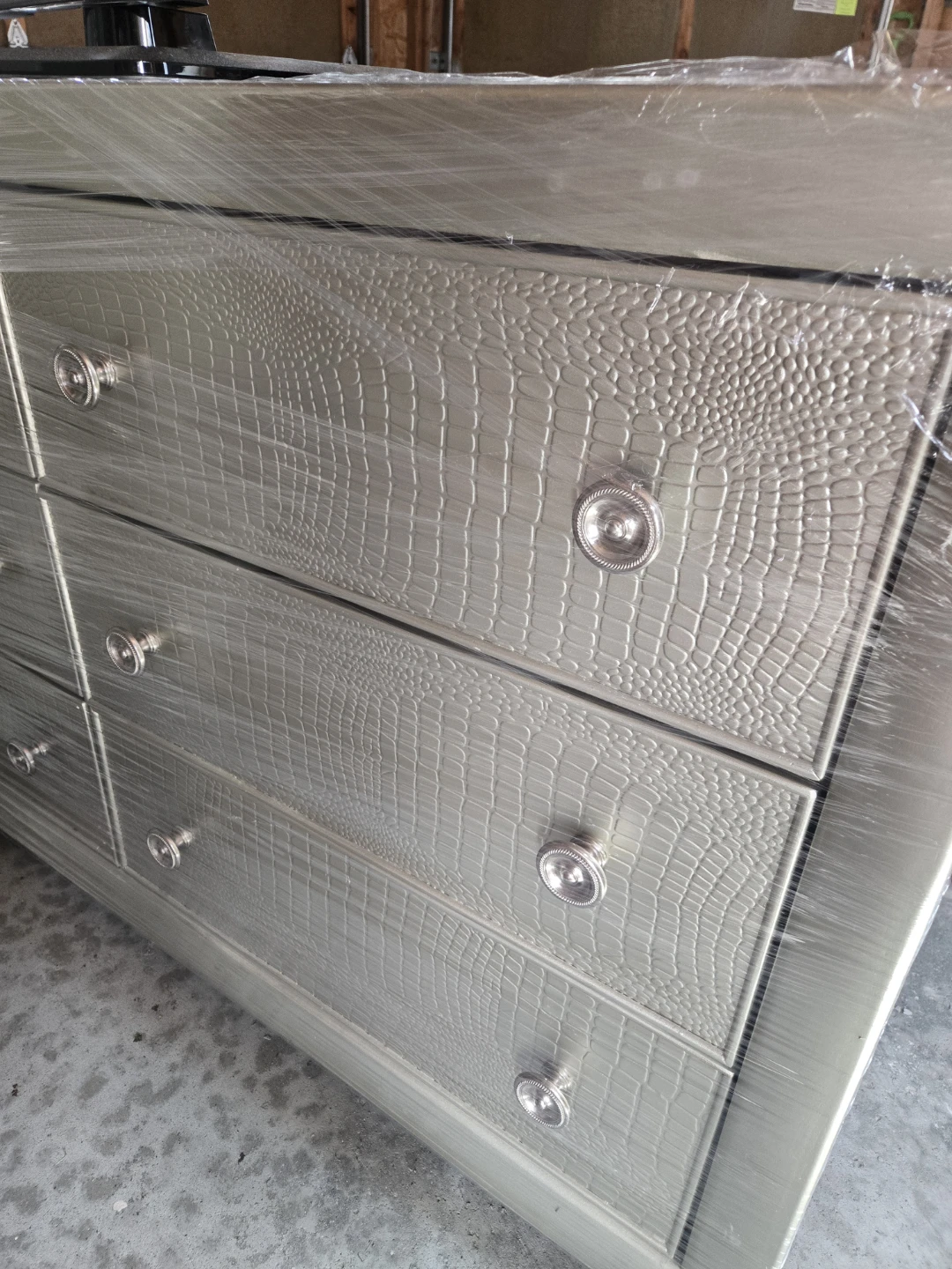 Silver Croc-Textured Six-Drawer Dresser - photo 2