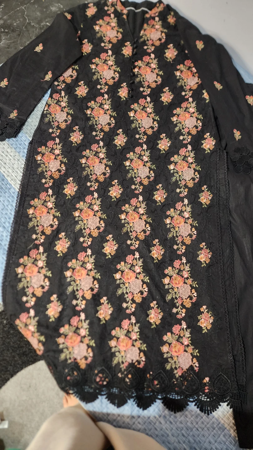 Black Floral Embroidered Kurti - photo 2