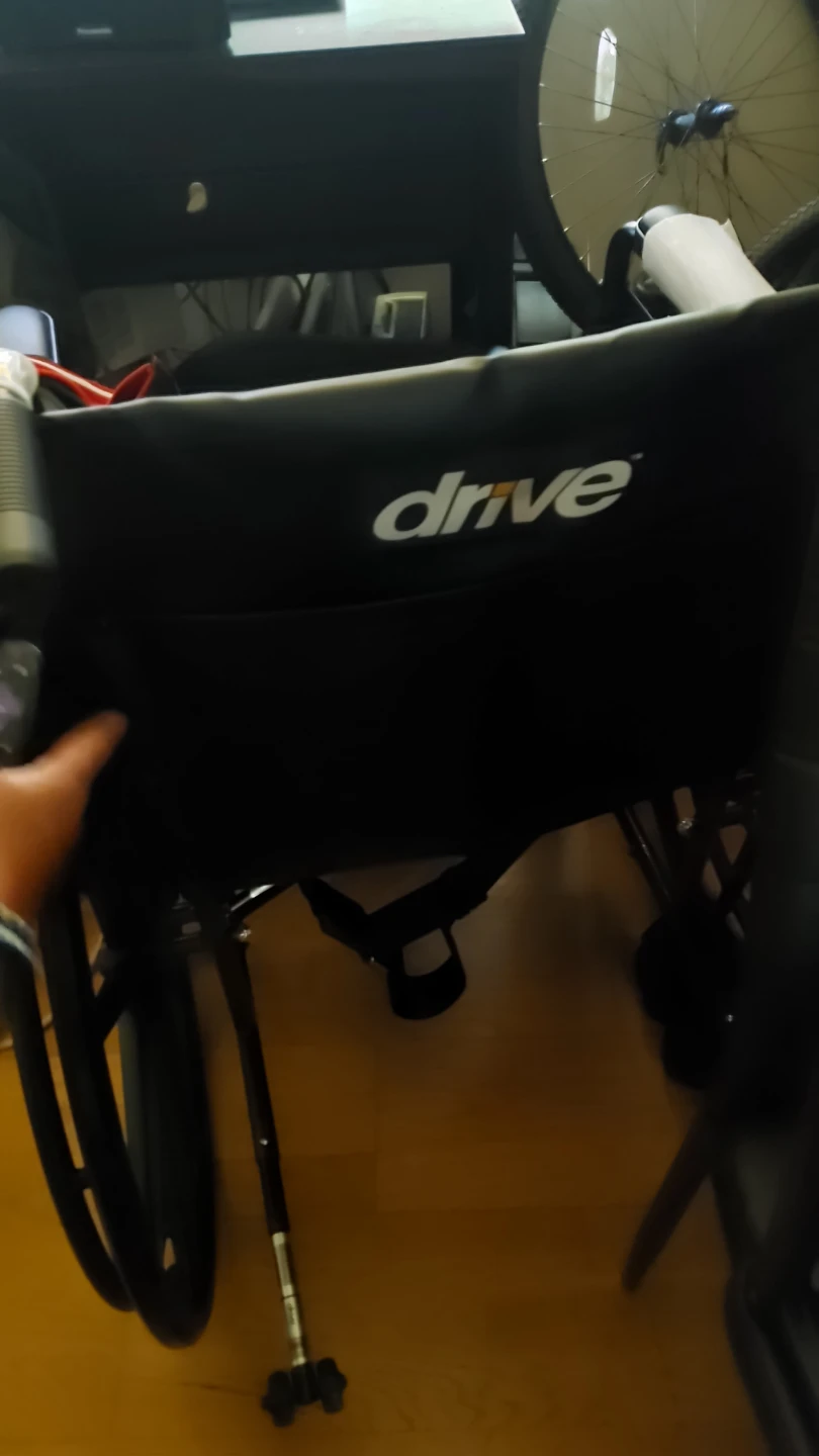 New never used Drive Medical Wheelchair - photo 2