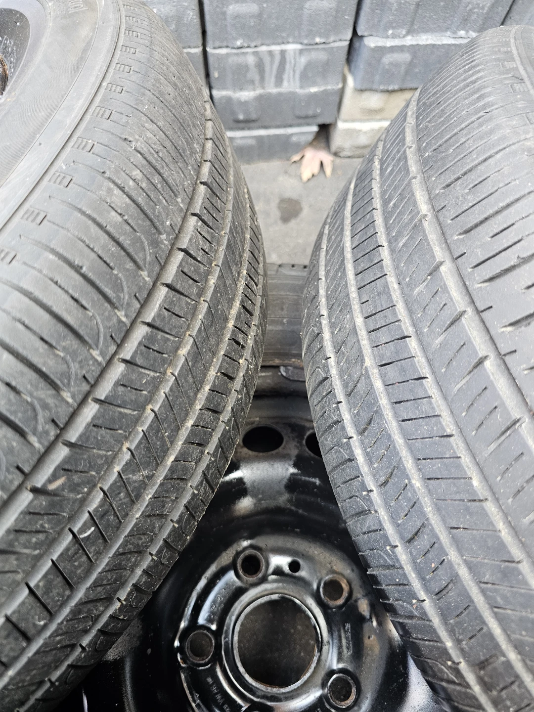 Set of 195/65R15 Tires and Steel Rims - photo 4