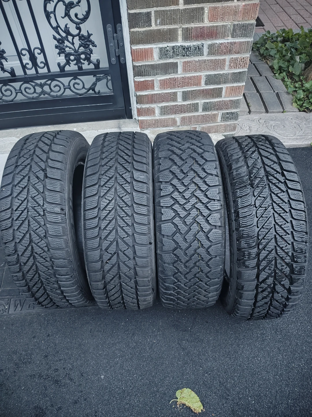 Set of 4 Goodyear Ultra Grip Ice Tires