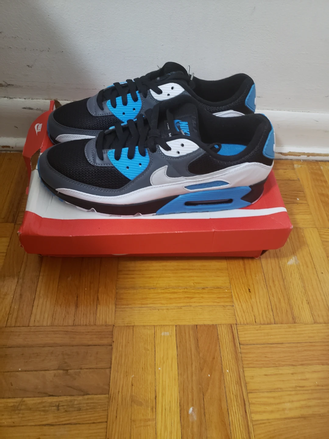 Nike Air Max 90 Sneakers Size 11 - photo 4