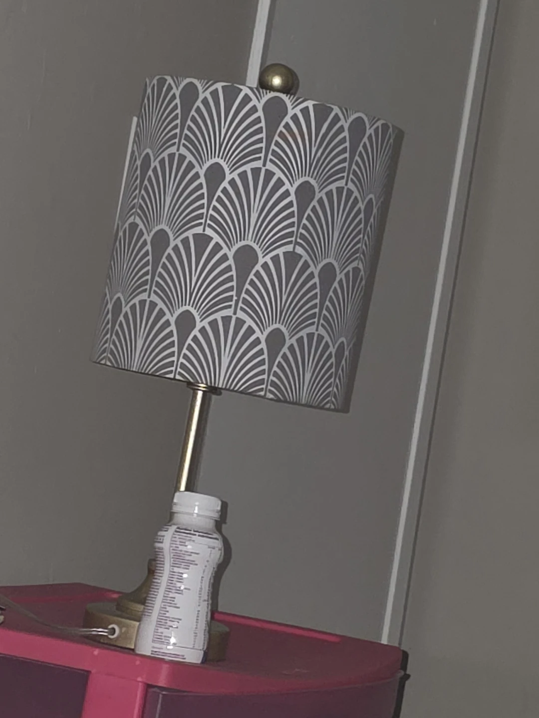 Table lamp with patterned shade