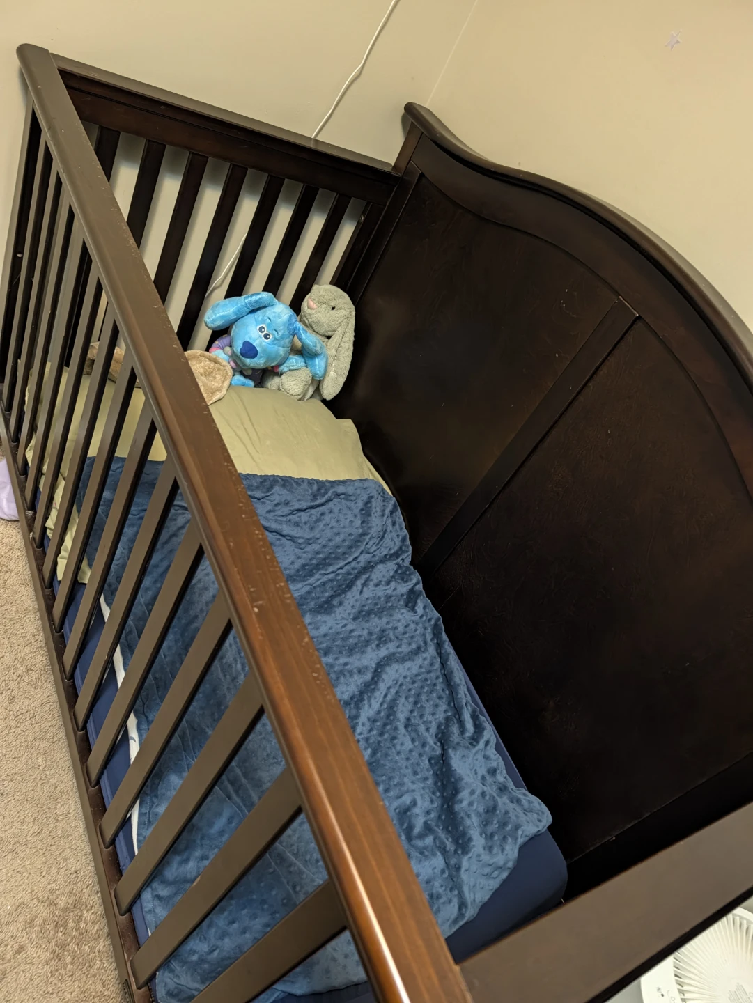 Child Craft dark wood crib - photo 2