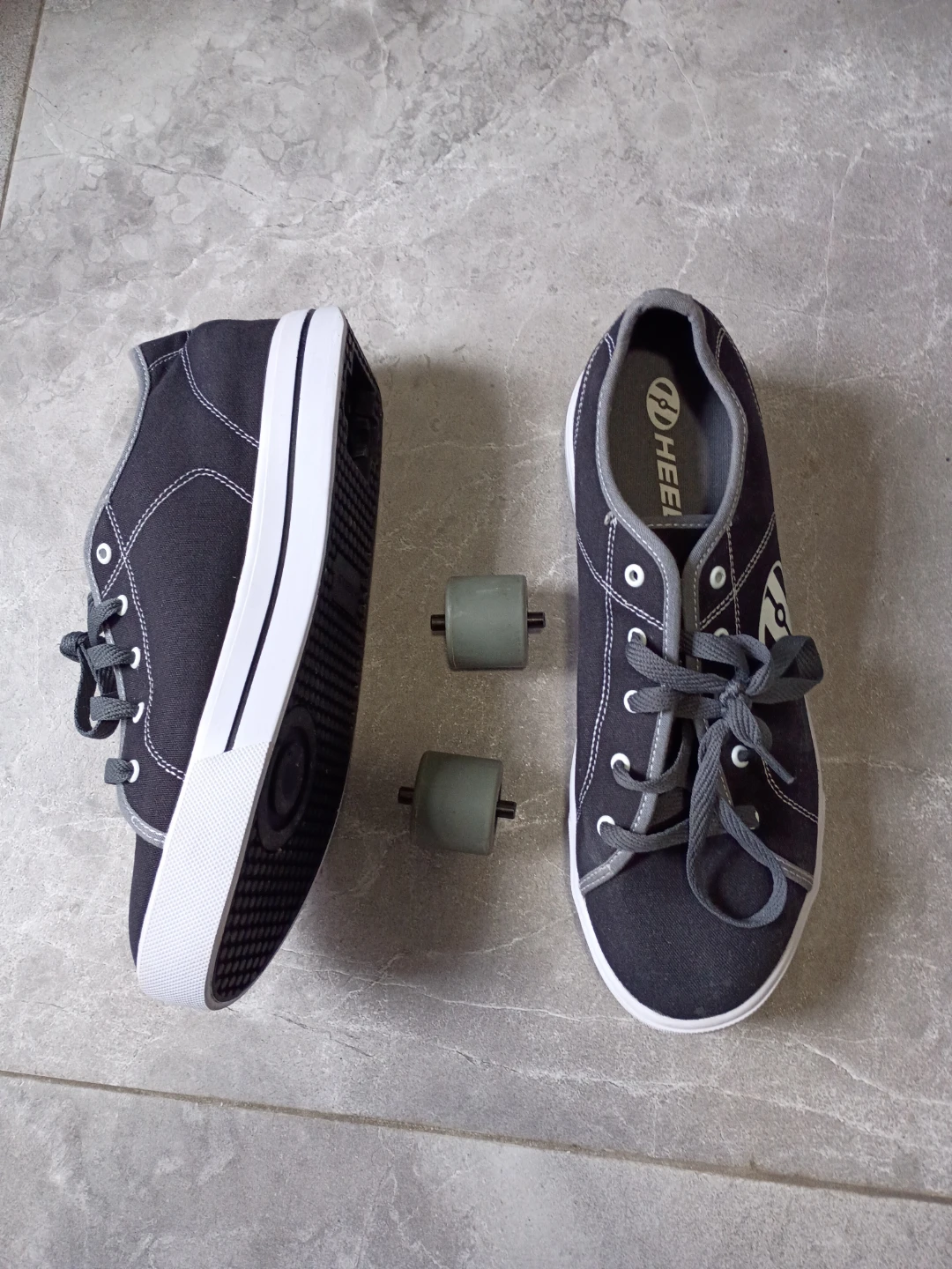 MEN'S Heelys Skate Shoes Size 12