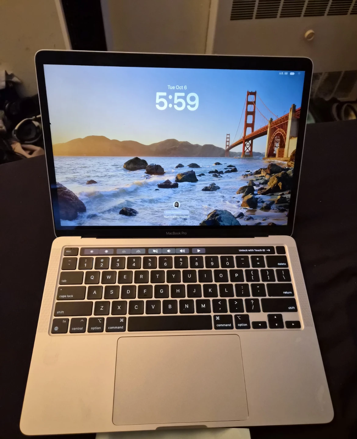 Apple MacBook Pro 13 inch 2020 256GB - photo 3