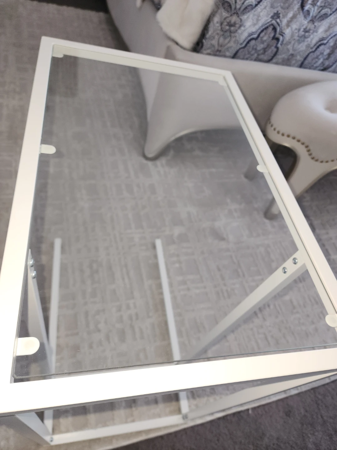 White Glass Side Table - photo 2