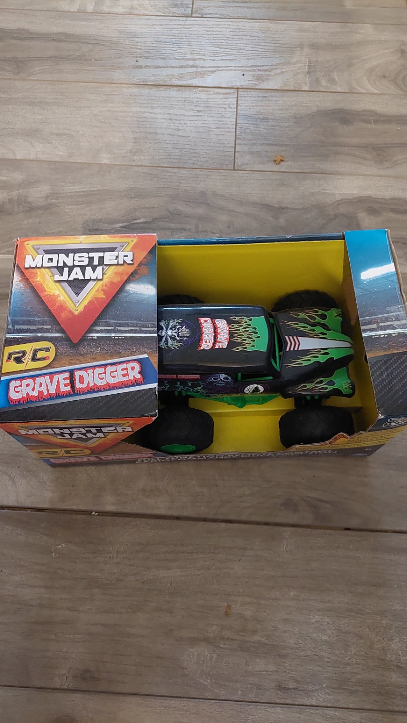 Monster Jam Grave Digger RC Truck
