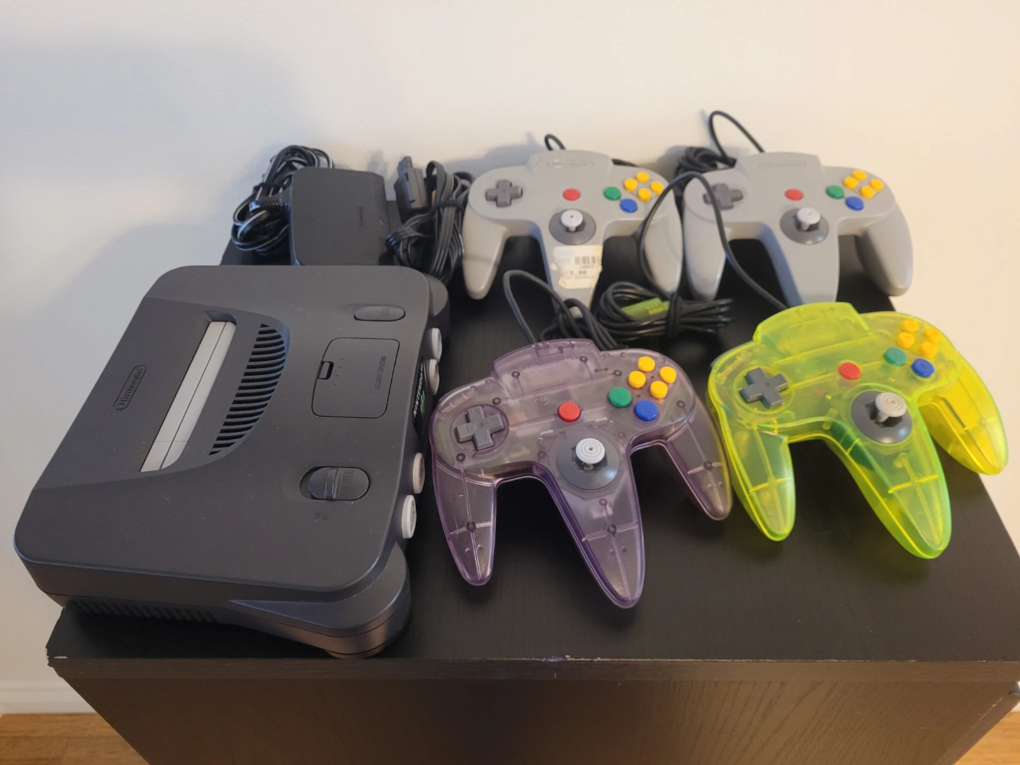 Nintendo 64 Console with Four Controllers - photo 2