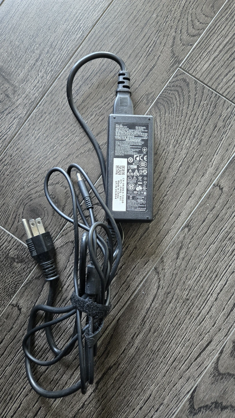 Dell 65W laptop AC Adapter LA65NS2-01