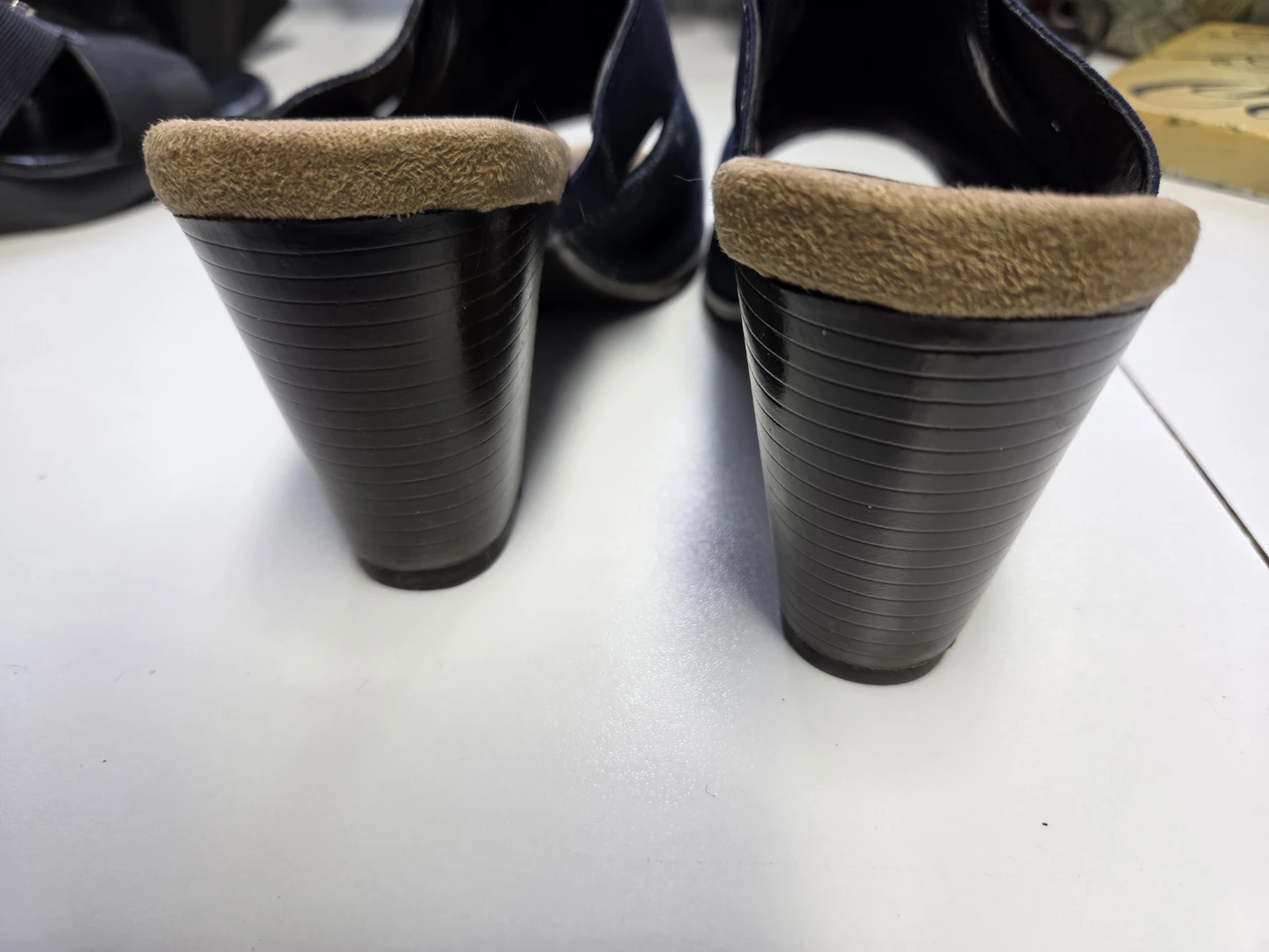 Aerosoles Denim Mule Heels Size 8.5M - photo 4
