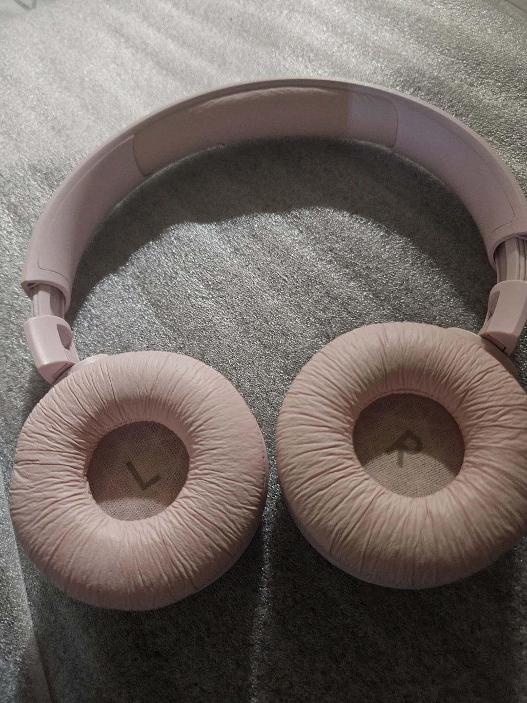 JBL On-Ear Wireless Headphones - Pink - photo 2