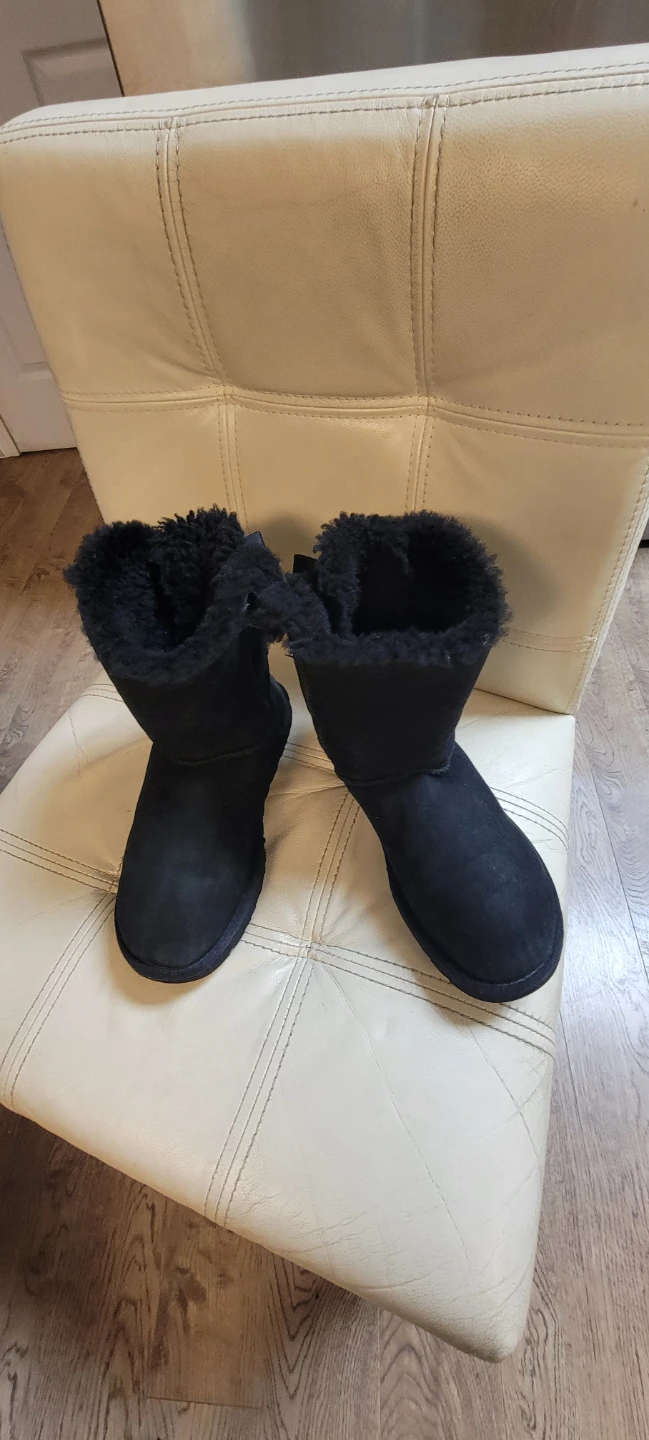 UGG Australia Black Bow Boots sz 7 - photo 2