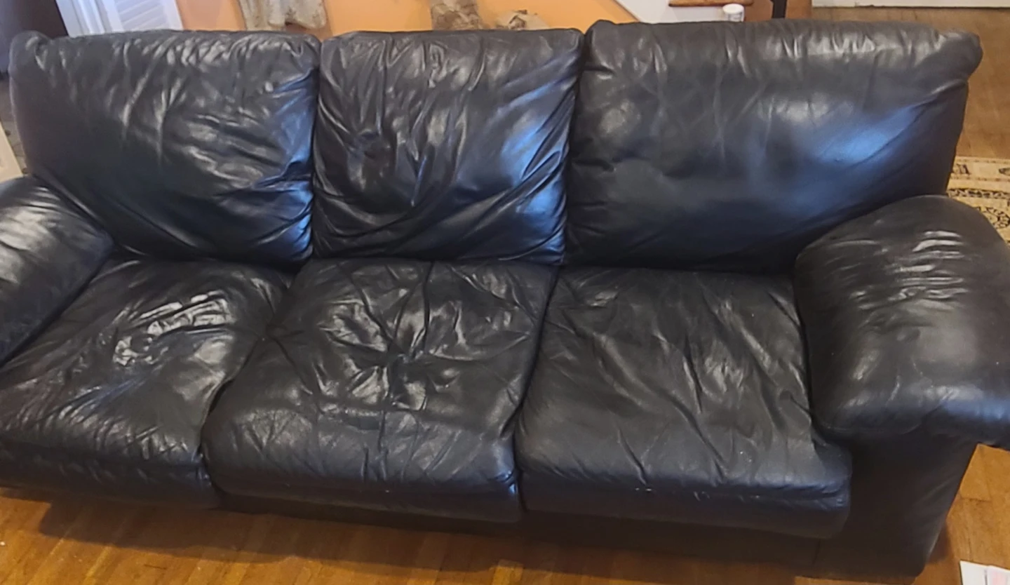 Black Leather Three-Seater Sofa - photo 4