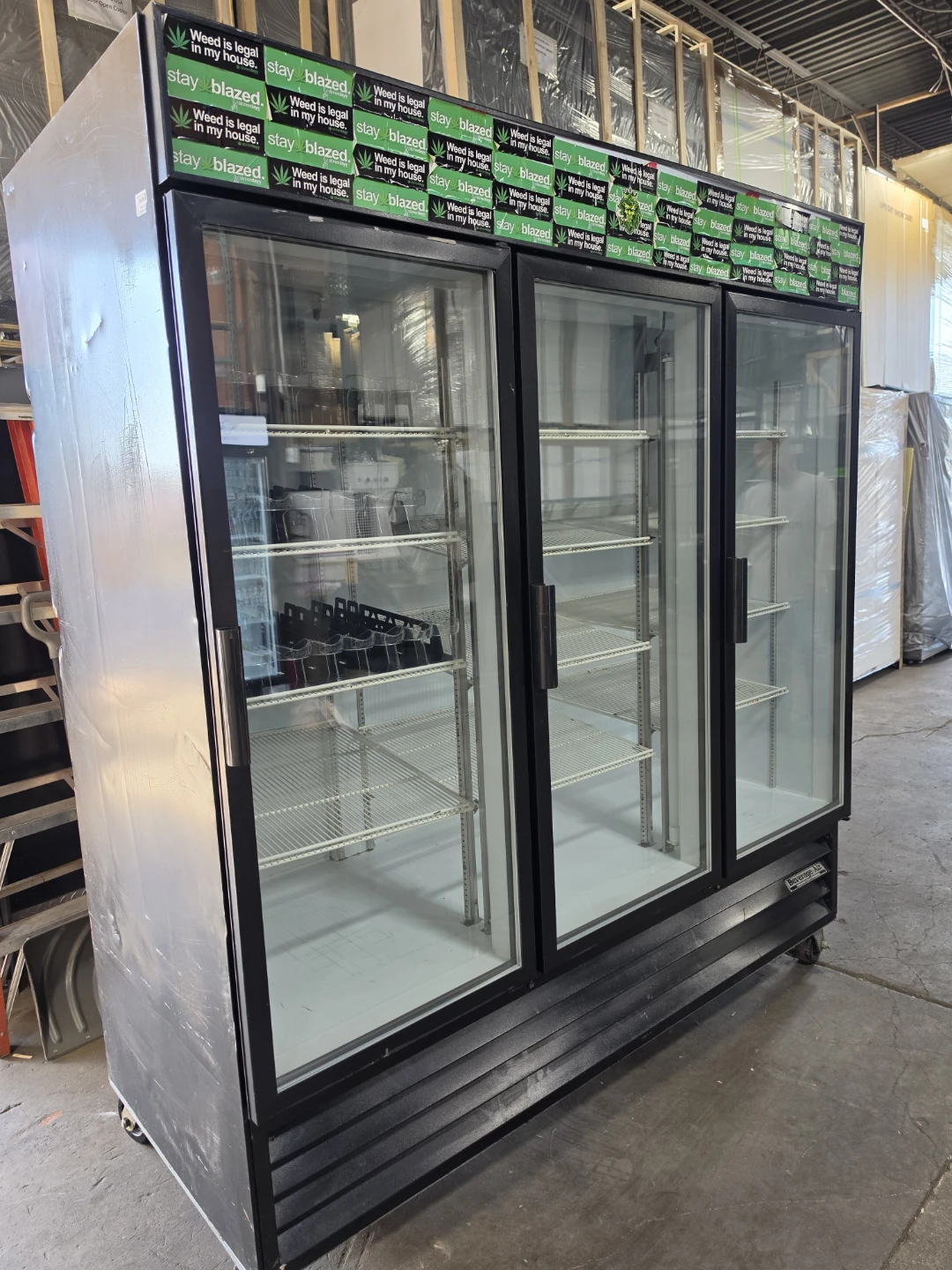 3 Door Refrigerated Glass Door Merchandiser