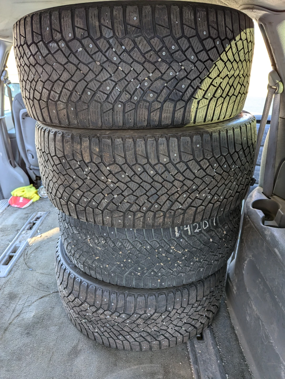 Continental IceContact Tires 275/40R22