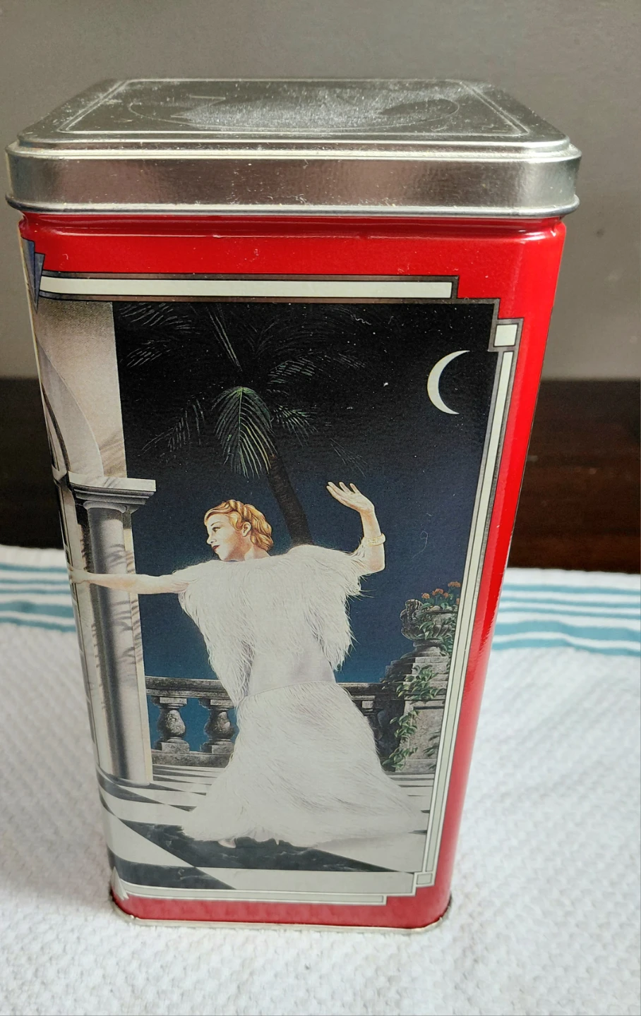 Vintage Ritz Crackers Special Edition Tin - photo 3