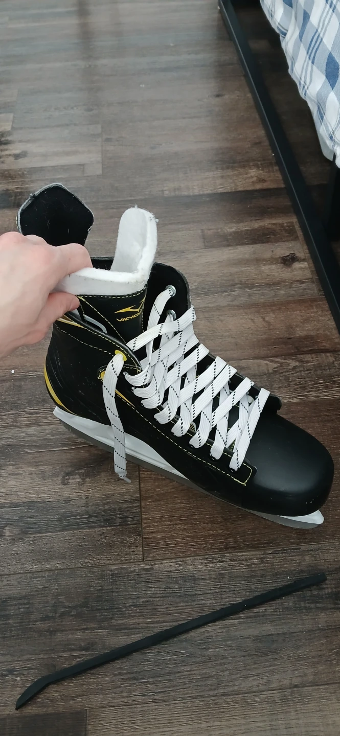 Vic Hockey Skates - Size 12 - photo 2