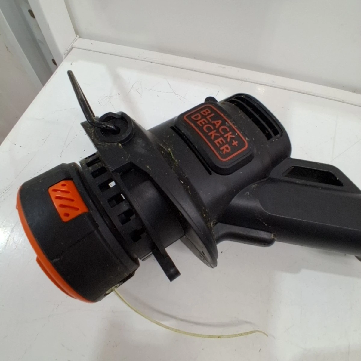 Black + Decker 20V Max String Trimmer- Battery Operated - photo 3
