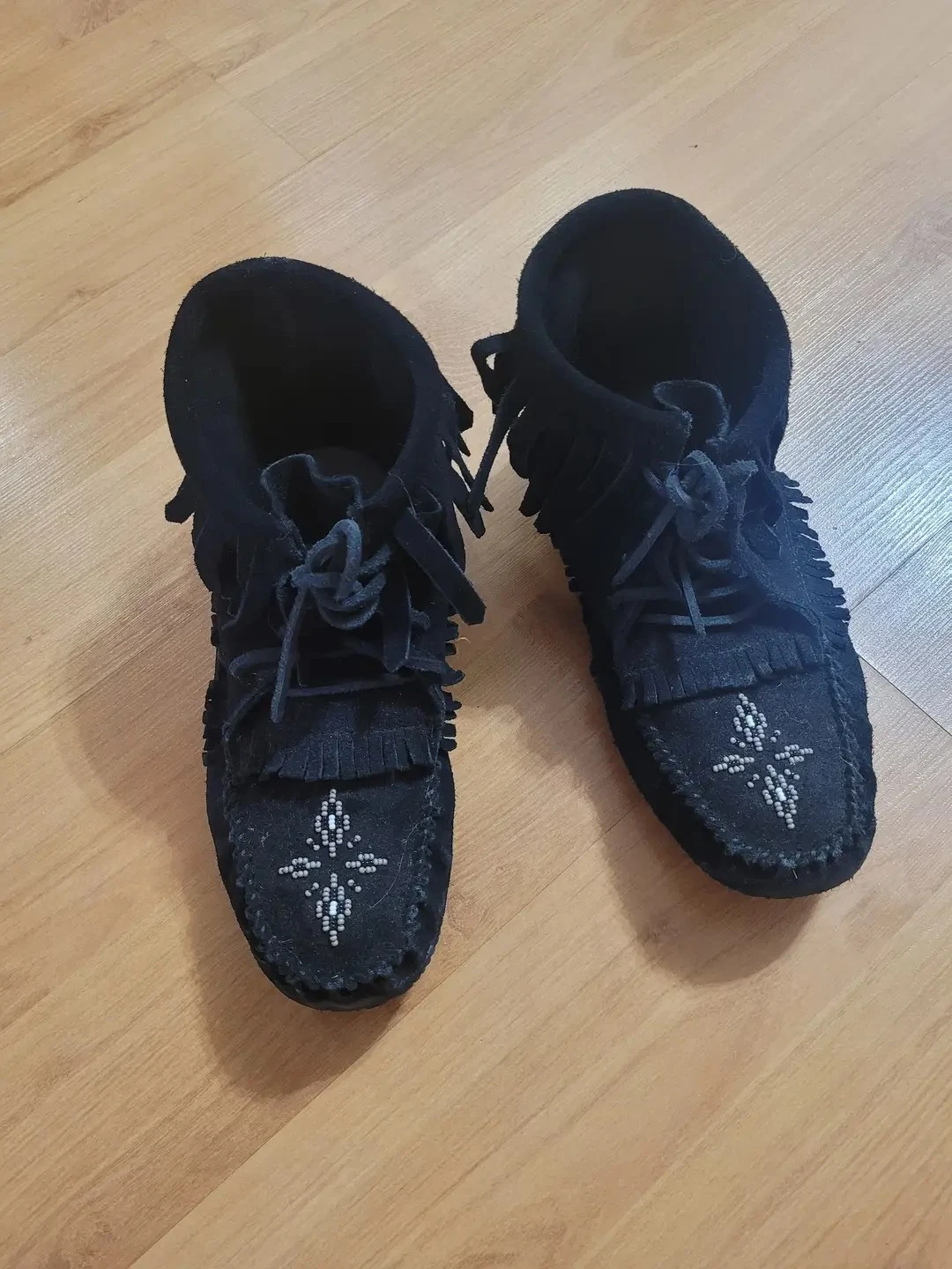 Manitobah Black Harvester Beaded Moccasins - photo 2