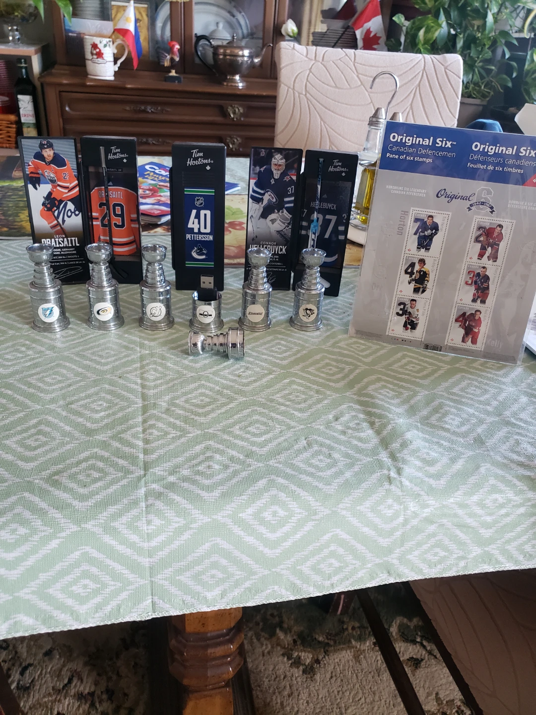 Tim Hortons NHL Collectibles and Original Six Stamps - photo 2