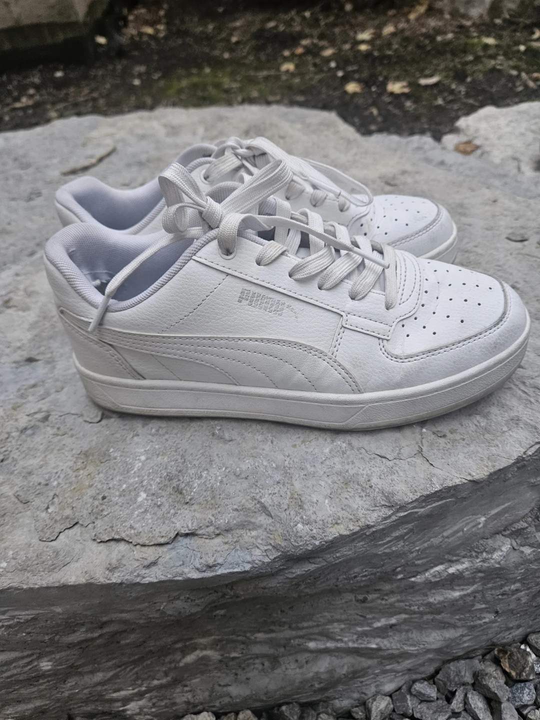 Women's White Puma Sneakers size 6 - photo 3