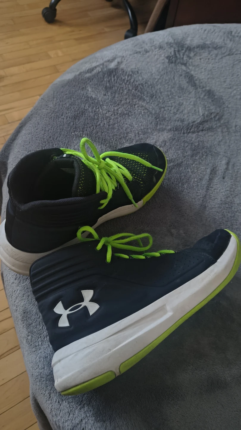 Under Armour Youth Sneakers Size 7Y - photo 2