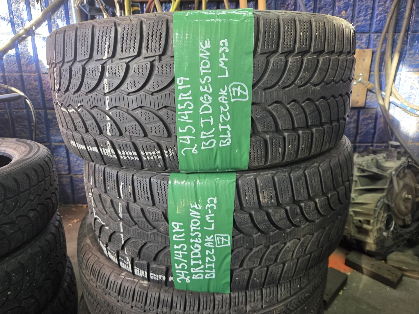 Bridgestone Blizzak LM-32 Tires 245/45R19