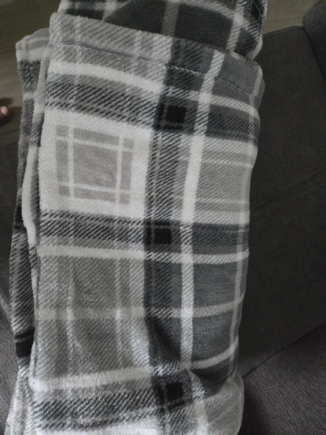 Grey and White Plaid Fleece Throw Blanket - photo 2