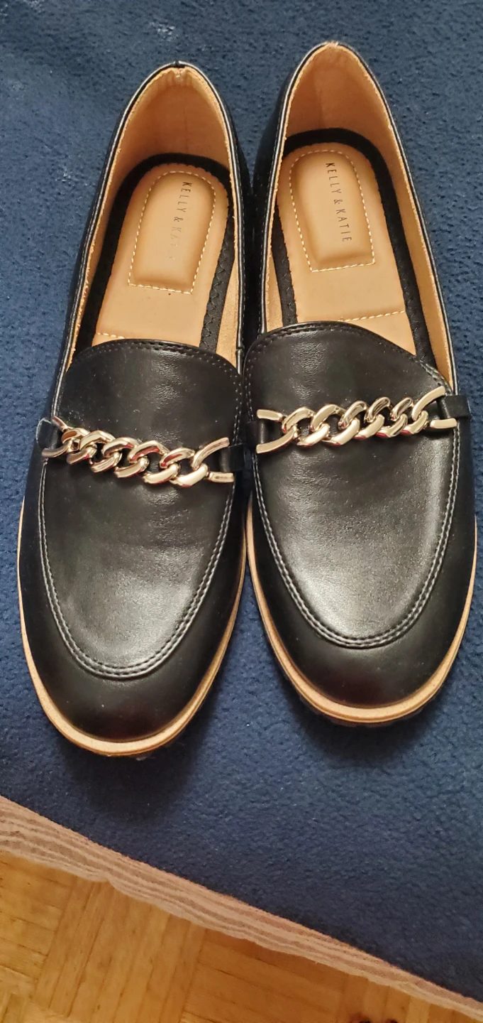 Chain loafers size 9