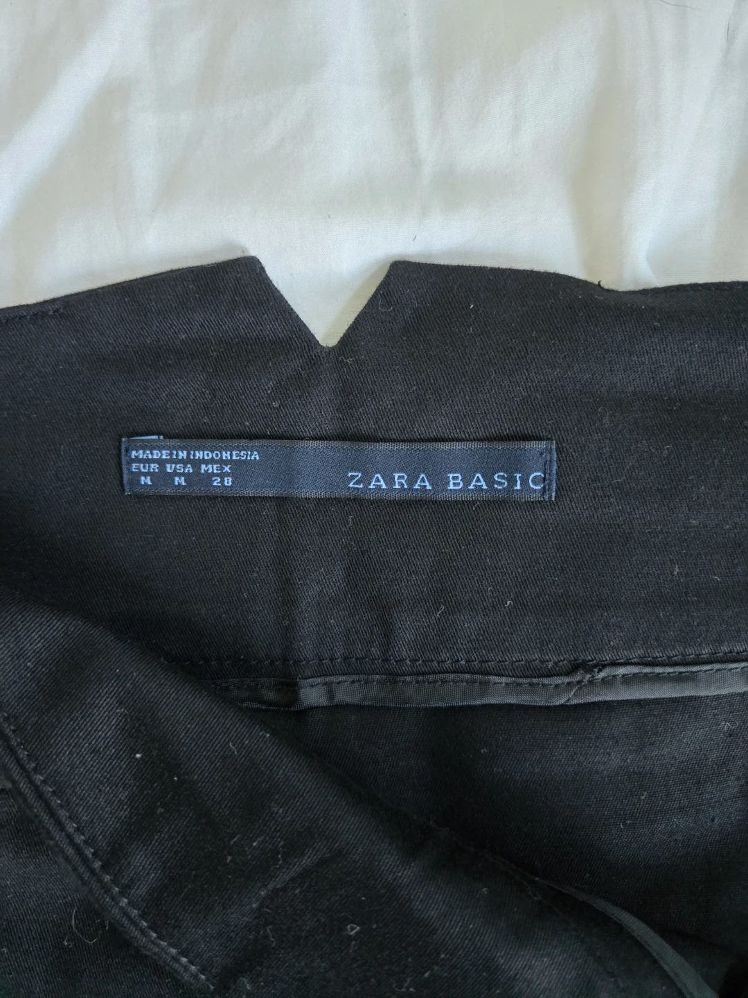 Beautiful Zara Basic Black Mini Skirt with Pockets - Size M - photo 2