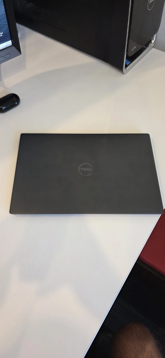 Dell XPS 13 laptop - photo 2
