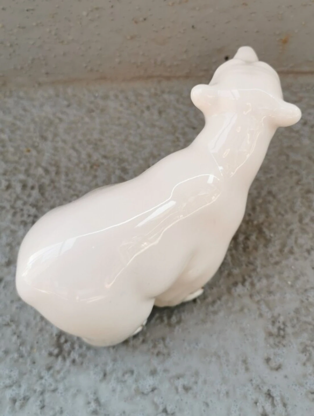 Vintage Hand Painted Porcelain Polar Bear Figurine Gold Accents - photo 5