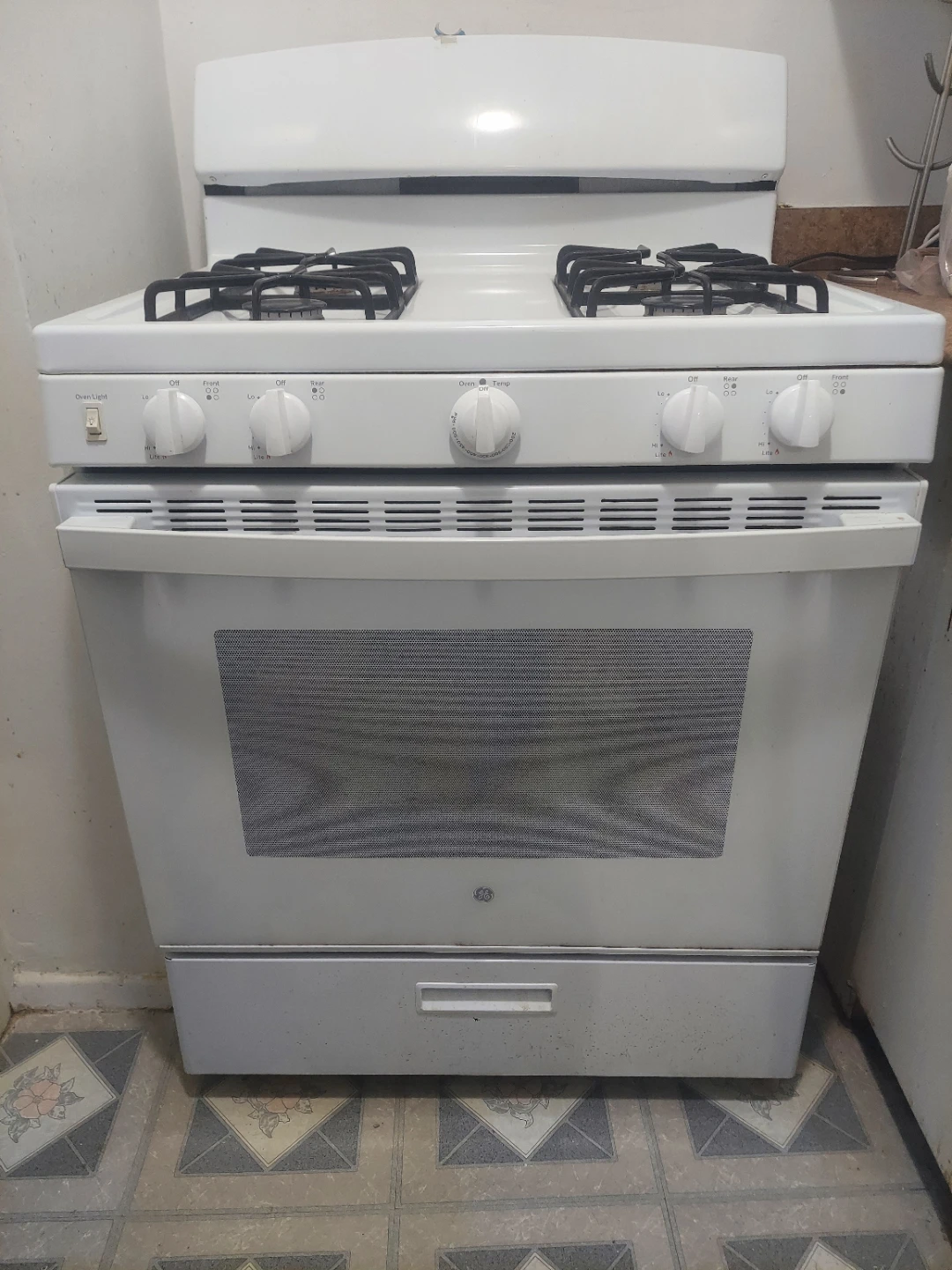 GE White Gas Range Stove