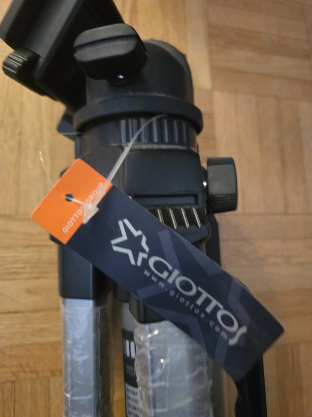 Giottos VT809 3 way Tripod (Brand new with tag) - photo 2