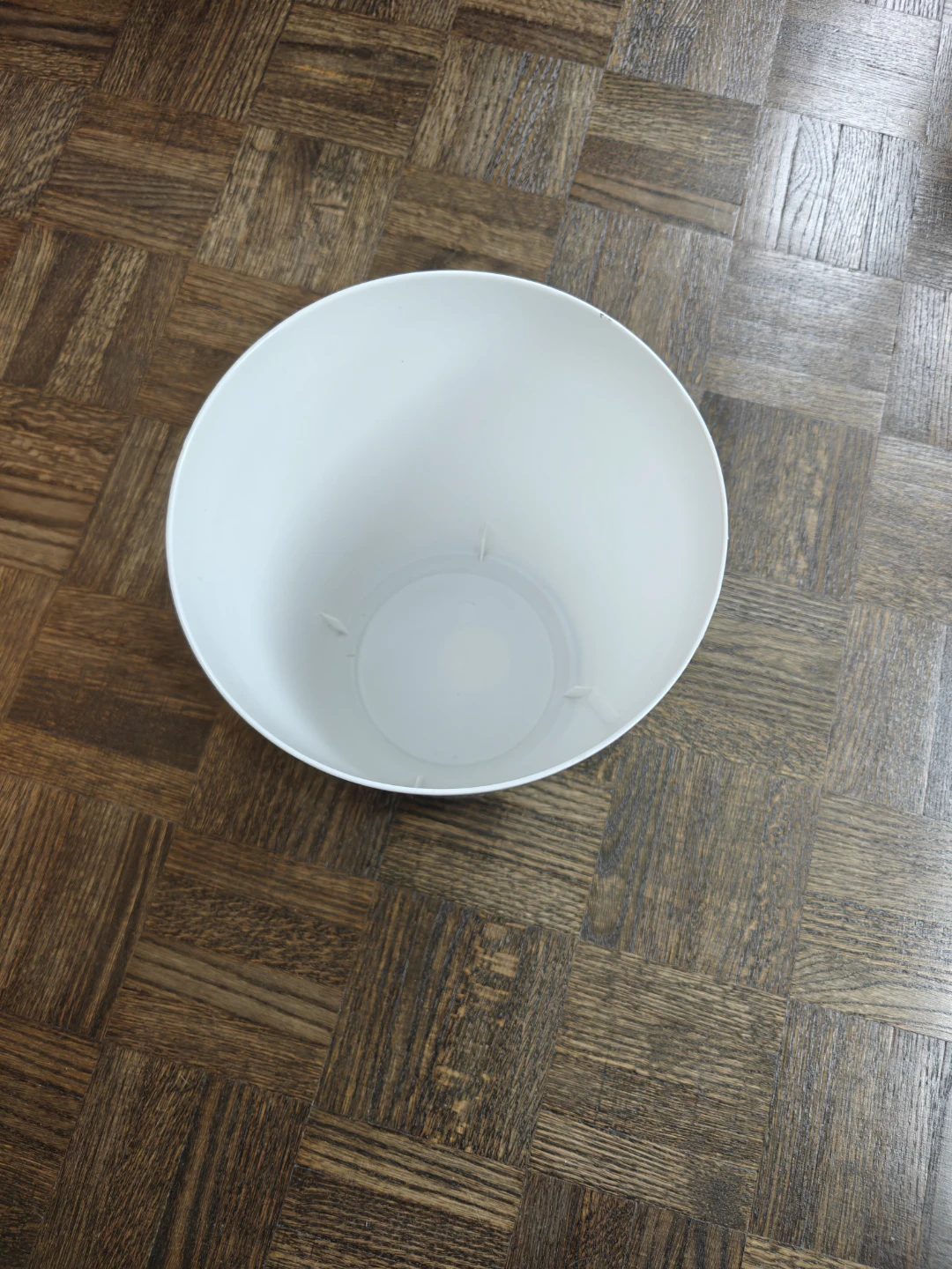White plastic waste bin - photo 2