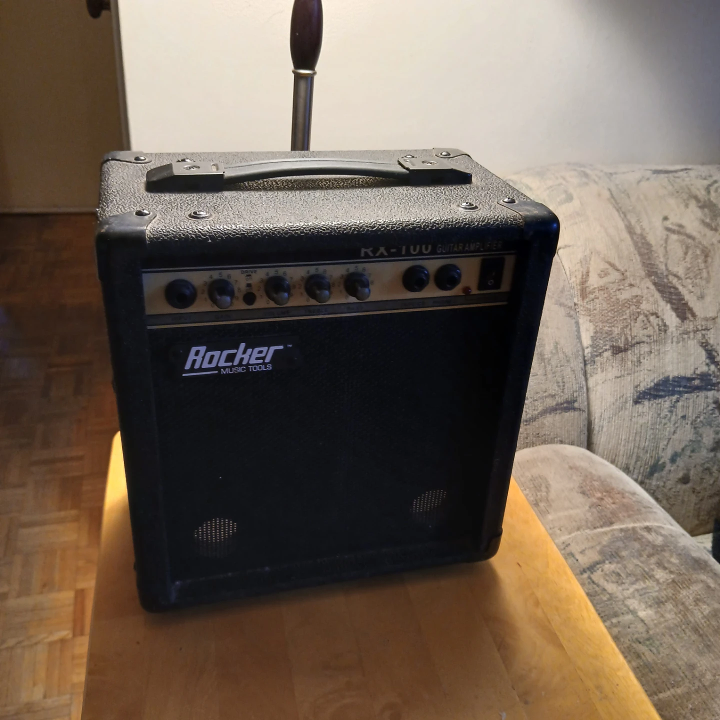 Rocker Music Tools LS-G10C Guitar Amplifier