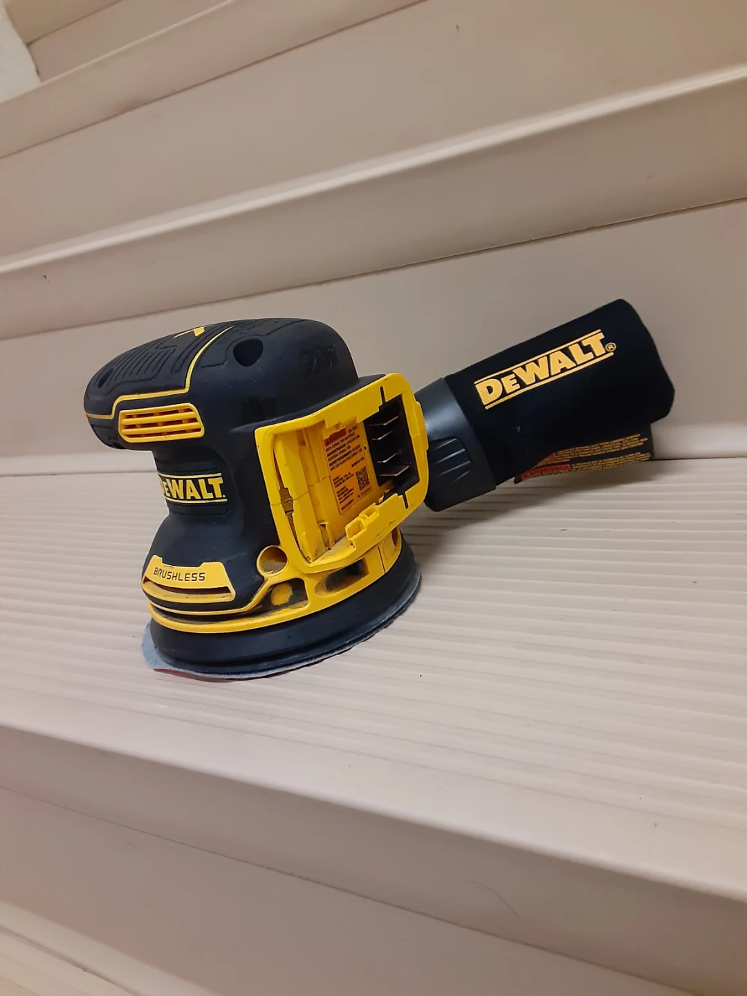 DEWALT XR Brushless Random Orbit Sander DCW210 - photo 2