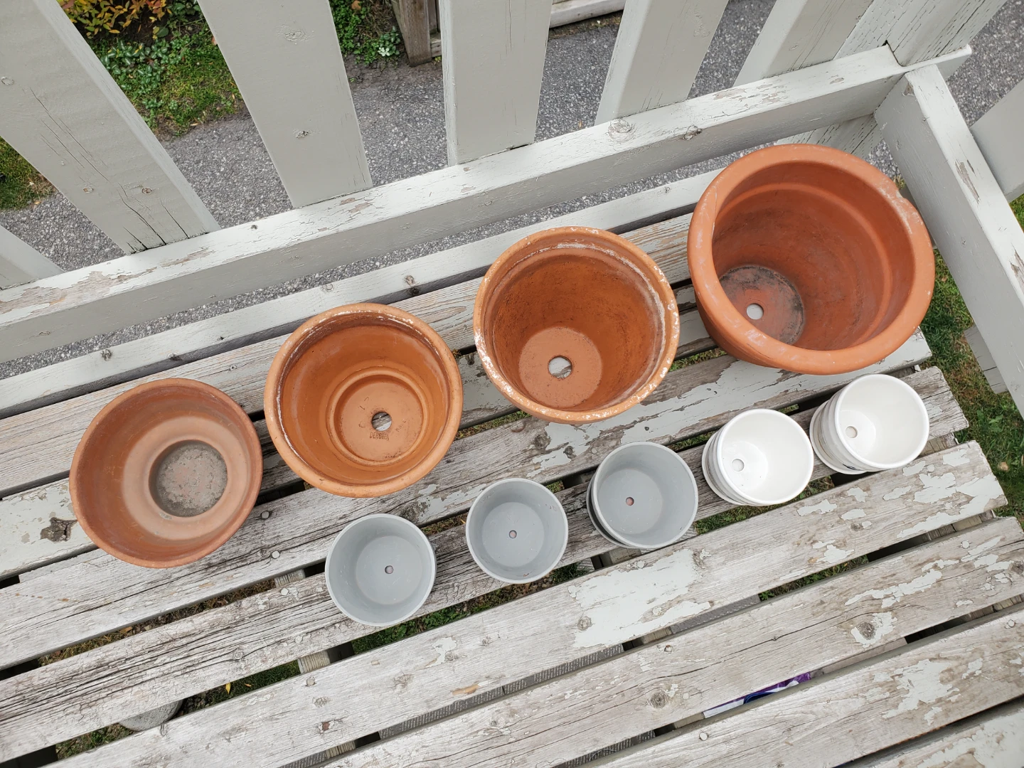 Variety of plant pots - photo 2