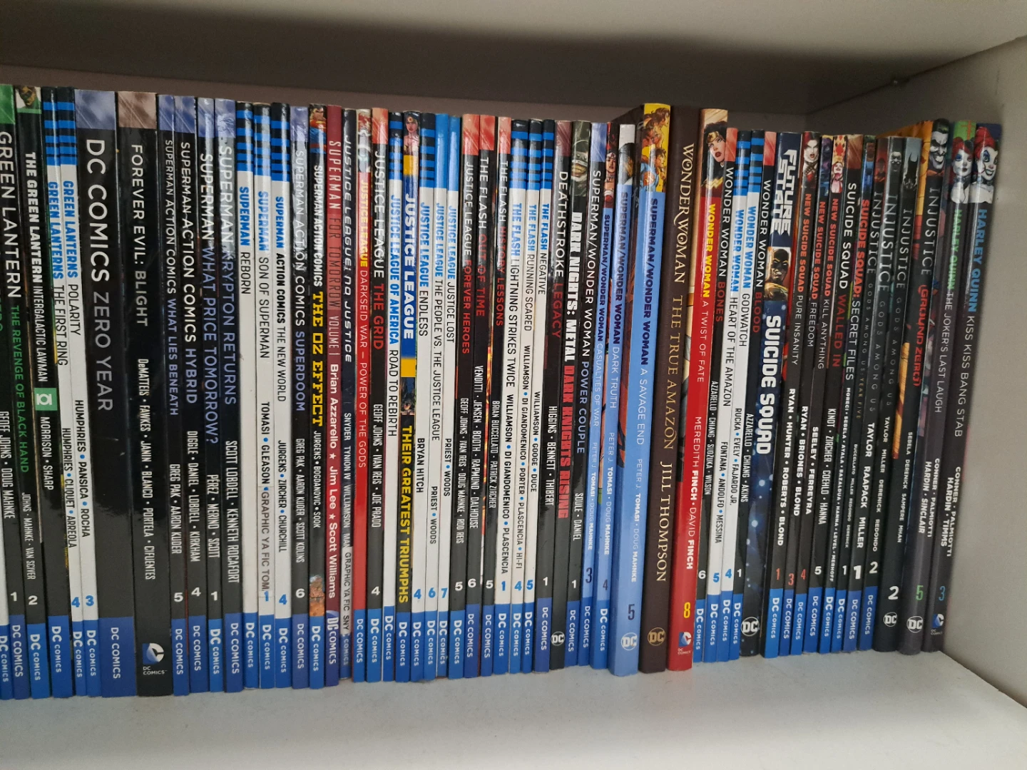 Large Collection of DC and Marvel Graphic Novels - photo 5