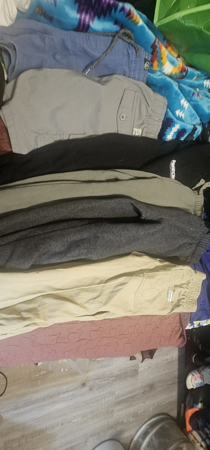 Kids clothes size 6/7/8, small