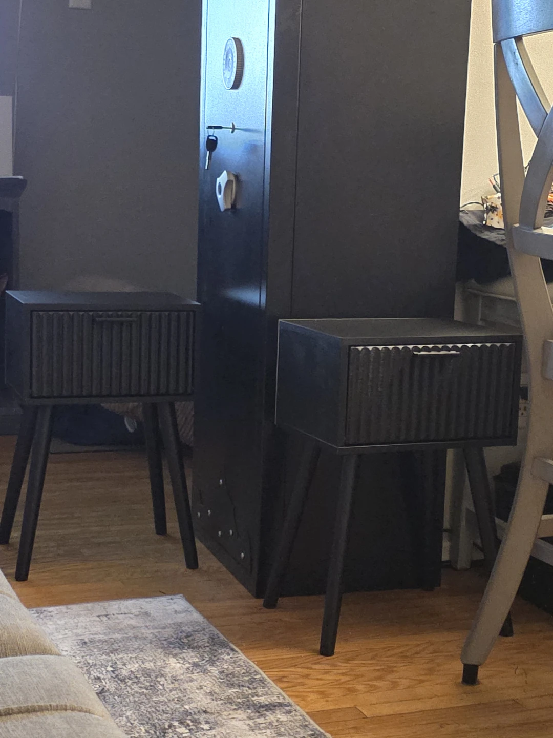 Set of Two Black Fluted Nightstands - photo 2