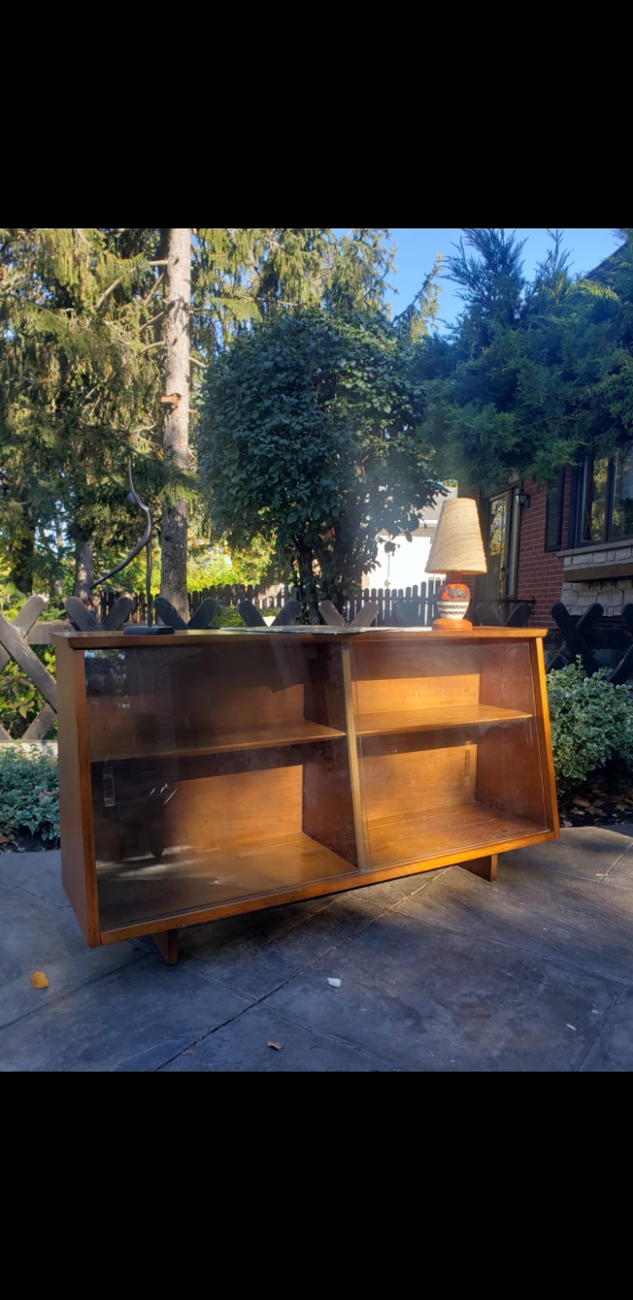 Mid-century modern sliding glass door display cabinet - photo 3