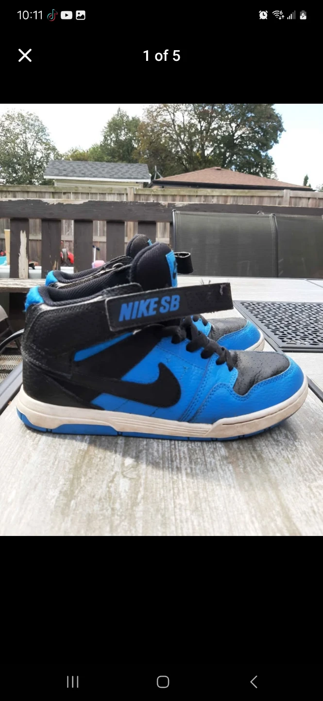 Nike SB Mid-Top Sneakers Blue and Black