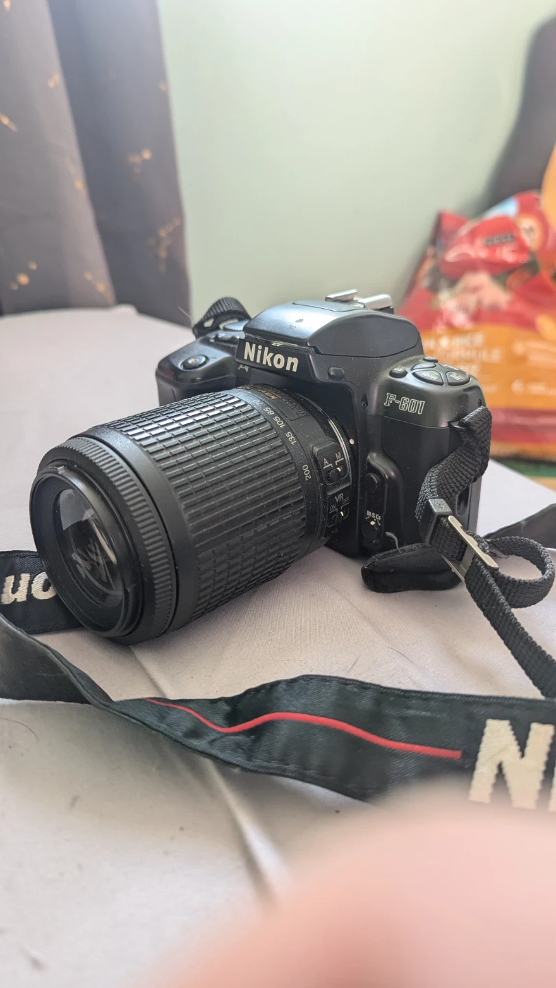 Nikon F-601 35mm Film Camera with Lens (needs battery)